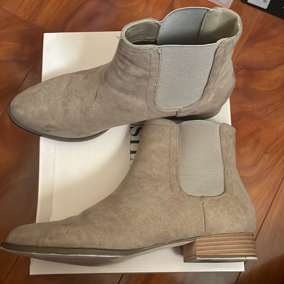 JustFab flat booties - Picture 2 of 3